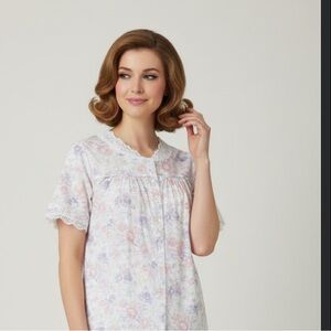 v i n t a g e ::
 Nightgown set